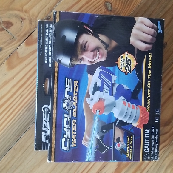 Fuze cyclone water blaster - Picture 1 of 4